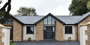 Облицовка фасада натуральными каменными 3D панелями RKS SLATE Кварцит Sesame Yellow Country (3)