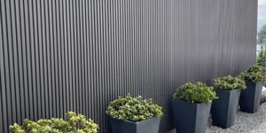 Реечная заборная панель ДПК Turtle Shell, Middle Lines, Faroese Smokewood Co-Extrusion черный глухой забор из реек фото
