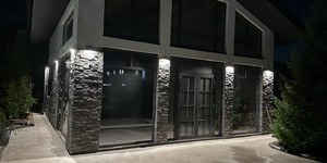 3D панели Кварцит RKS Slate Monsoon Black Rockface (фотоотзыв, фасад бани) (7)