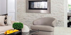 Каменная стена в интерьере фото 3D панели RKS SLATE Кварцит White Quartz Classic купить камень для стен с доставкой (21)