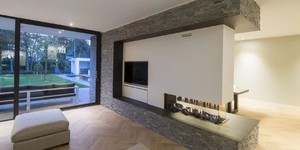 3D мозаика из камня на камине RKS SLATE Кварцит Monsoon Black Rockface заказать (1)