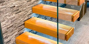 Каменная стена за лестницей фото 3D панели Мрамор RKS Slate Woody Grey Classic заказать облицовочный камень для стен (6)